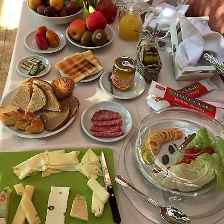 Casa Realia 4*